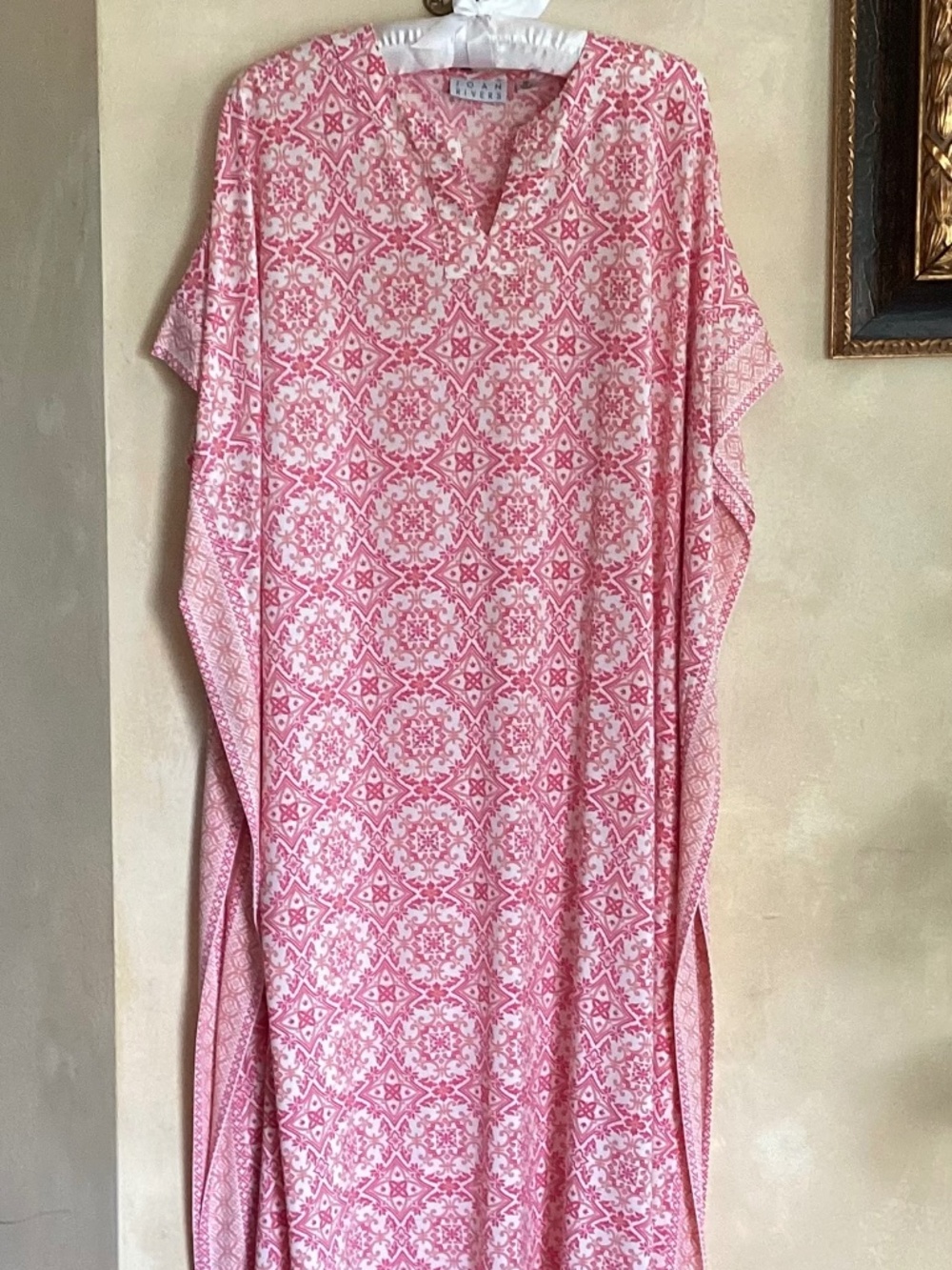 JOAN RIVERS MAXI CORAL & WHITE KAFTAN SIZE SP
